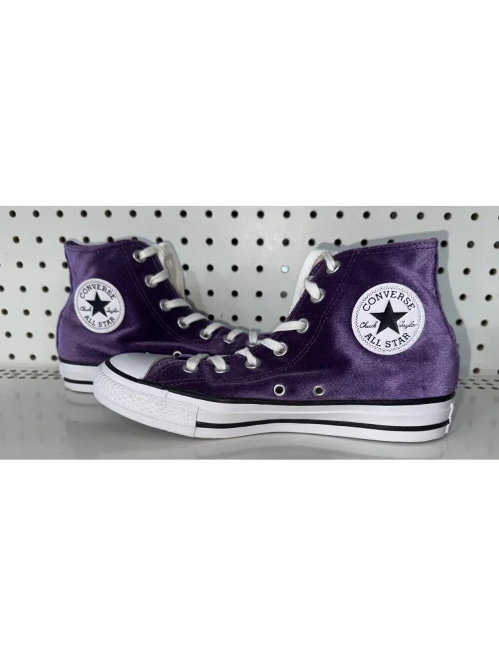 Converse Chuck Taylor All Star Velvet Hi Womens Athletic Shoes Size 7.5 Purple